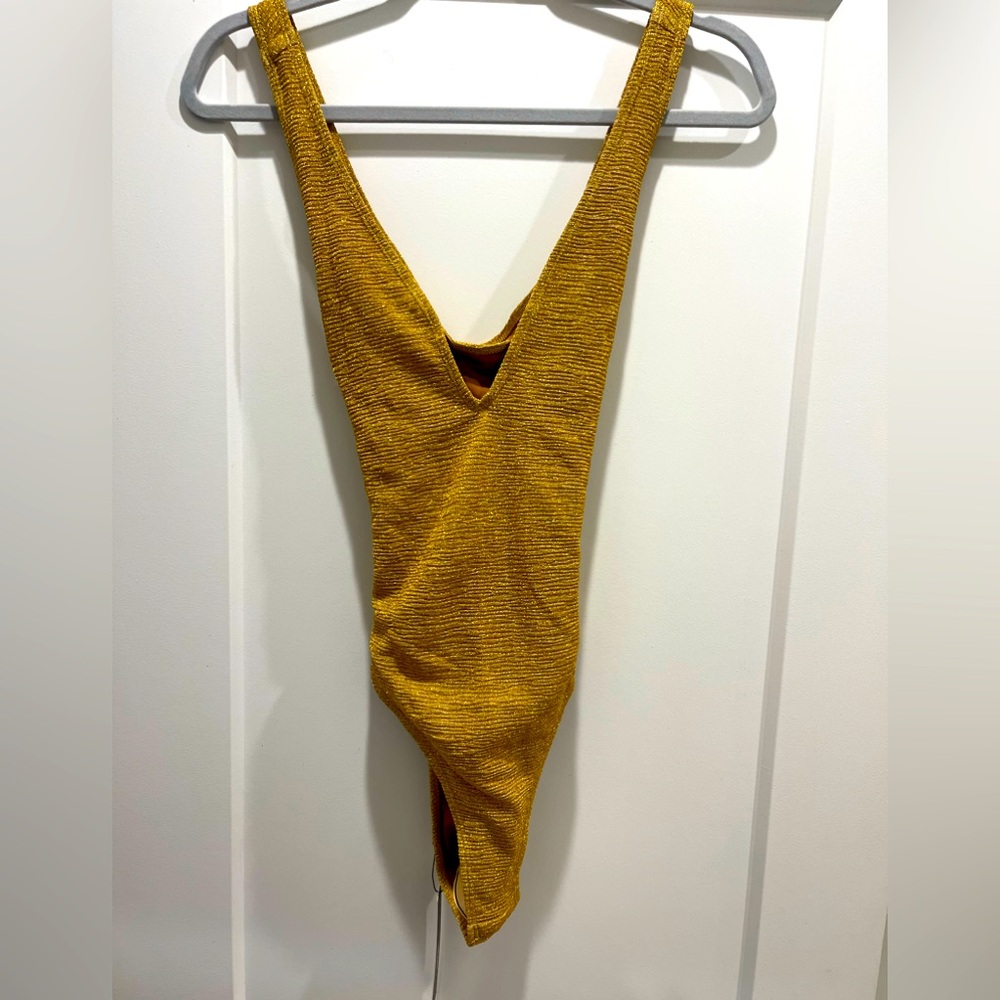 NWT Fashion Nova Glowing Goddess 1 Piece Swimsuit V-Neck (Copper) in Medium